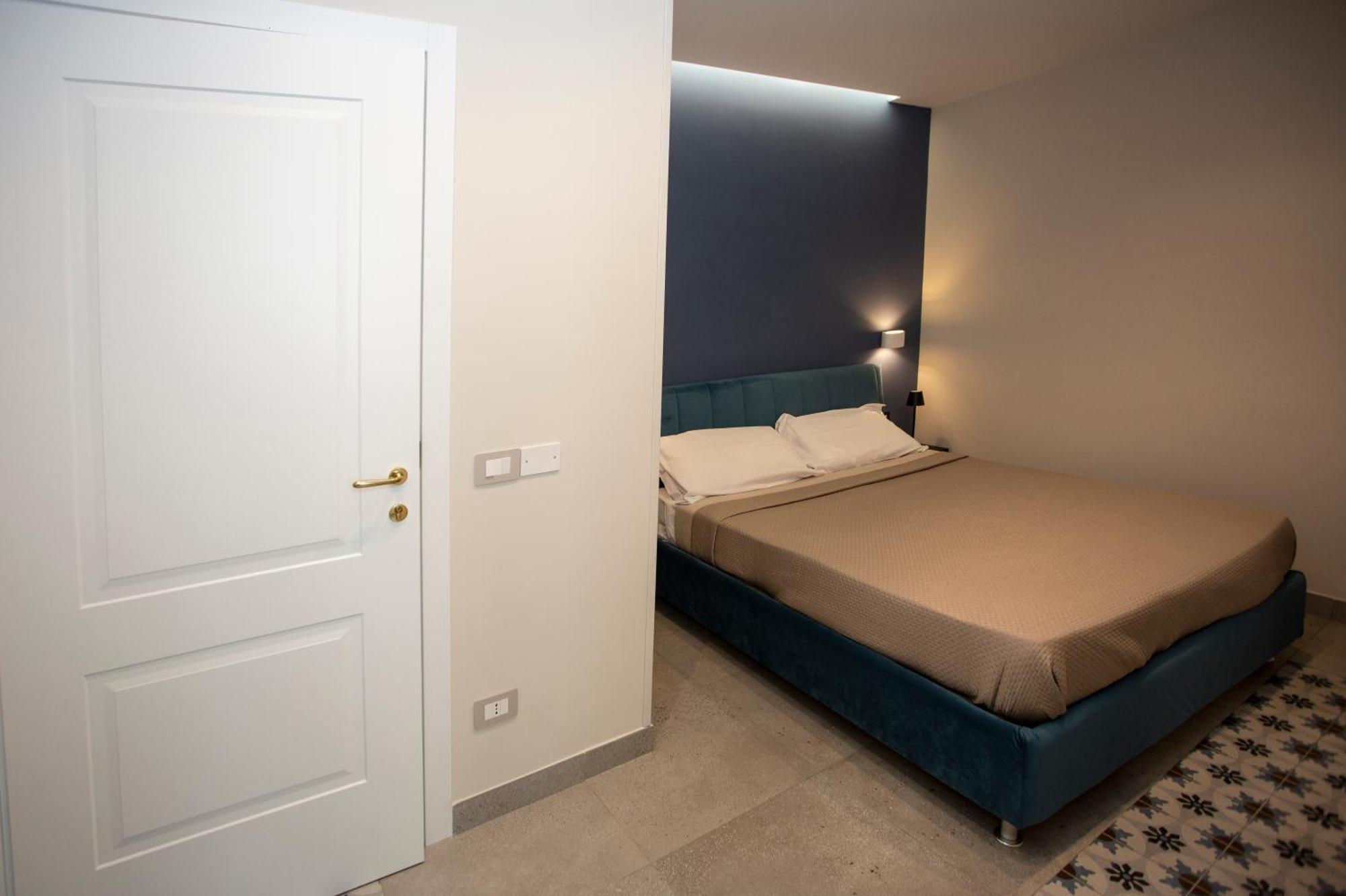 Xenia Neapolis Hotell Eksteriør bilde